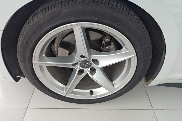 Used Audi A5 2019 Sportback 40 TFSI Fashion Model Left Front Wheel Hub
