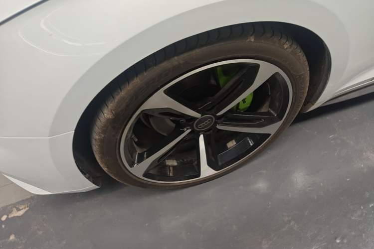 Used Audi A5 2019 Sportback 40 TFSI Fashion Model Left Front Wheel Hub
