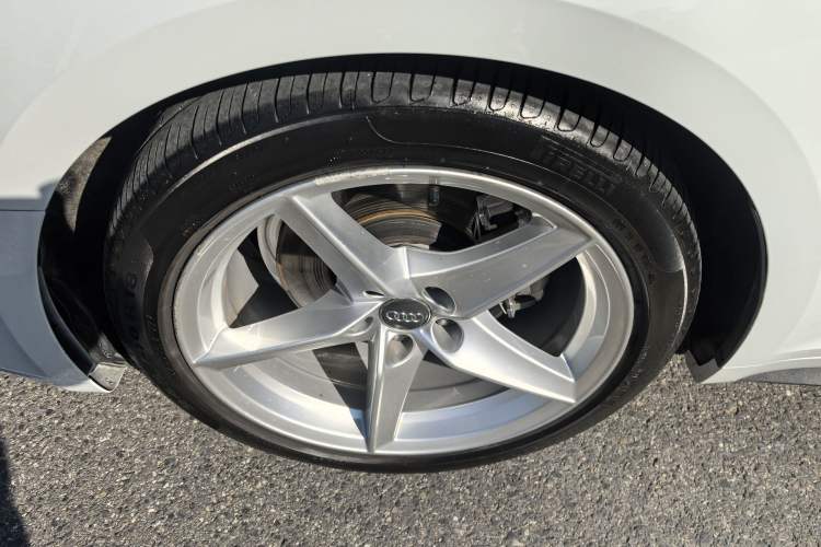 Used Audi A5 2019 Coupe 40 TFSI Fashion Edition China V Emission Standard Left Front Wheel Hub
