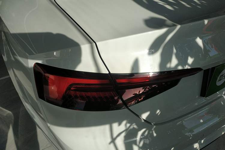 Used Audi A5 2019 Coupe 40 TFSI Fashion Edition China V Emission Standard Left Rear Taillight