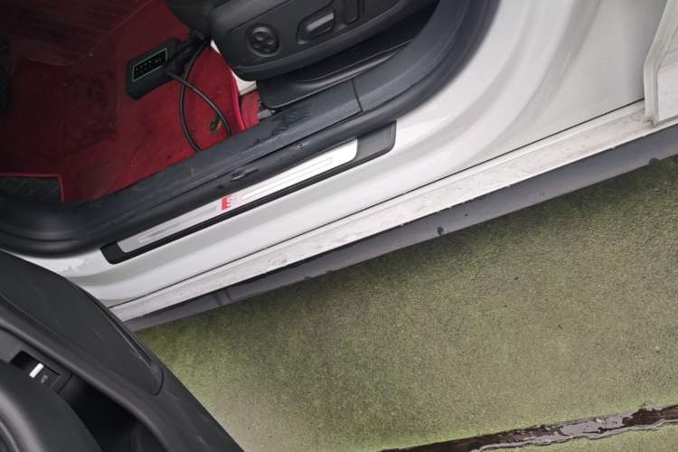 Used Audi A5 2019 Sportback 40 TFSI Fashion Model Left Side Sill