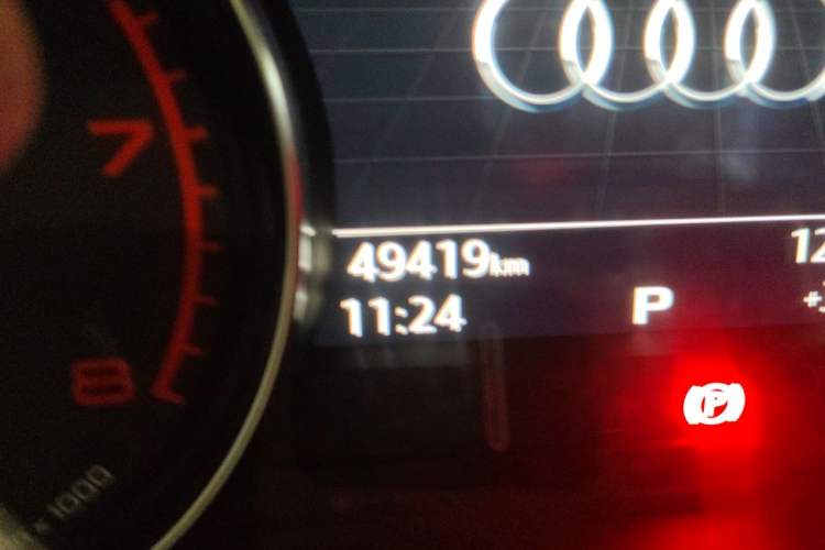 Used Audi A5 2019 Sportback 40 TFSI Fashion Model Odometer Close Up