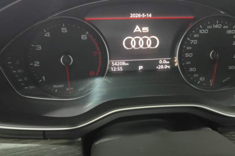 Used Audi A5 2019 Coupe 40 TFSI Fashion Edition China V Emission Standard Odometer Close Up