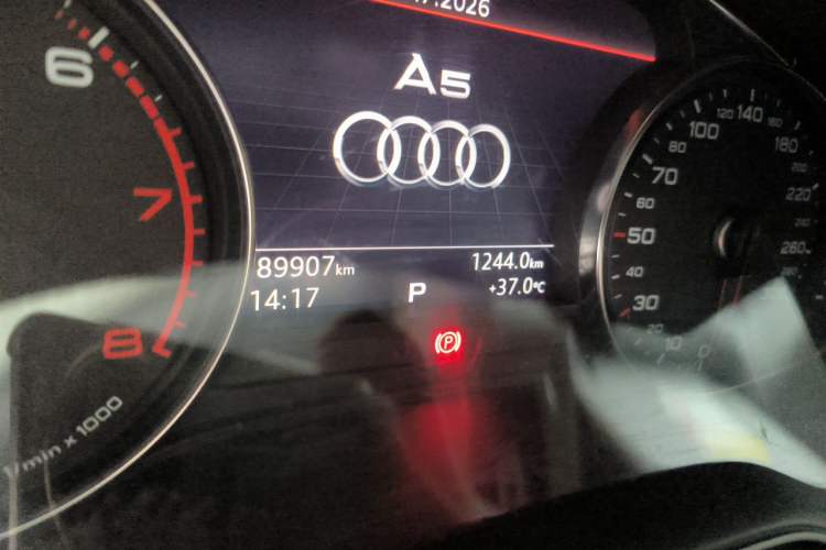Used Audi A5 2019 Sportback 40 TFSI Fashion Model Odometer Close Up