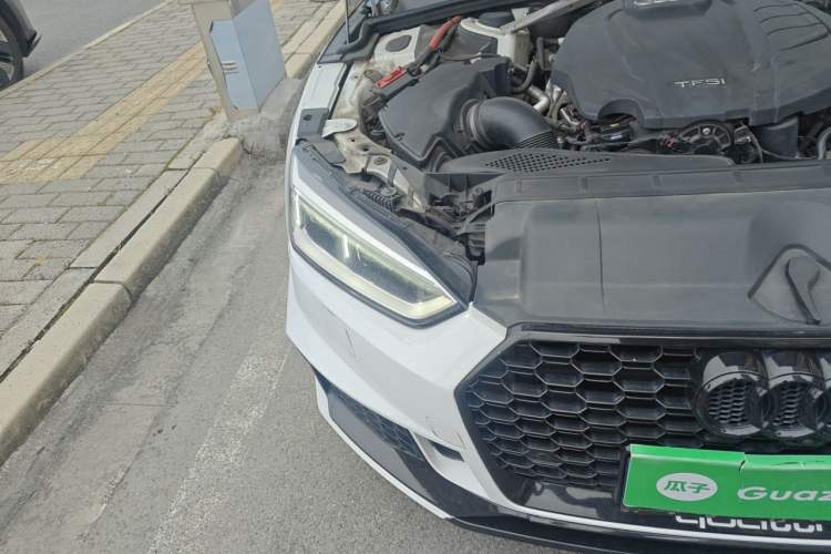 Used Audi A5  Right Front Headlight