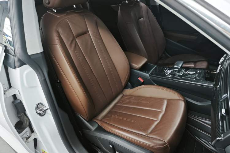 Used Audi A5 2019 Sportback 40 TFSI Fashion Model Right Front Seat