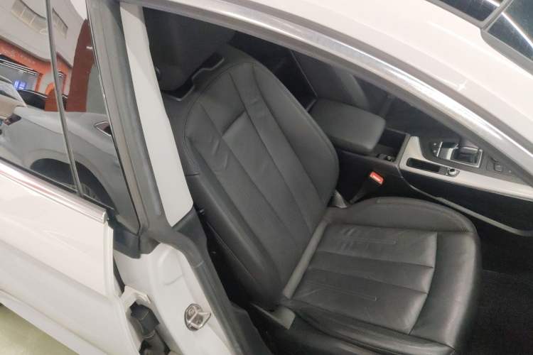 Used Audi A5 2019 Sportback 40 TFSI Fashion Model Right Front Seat