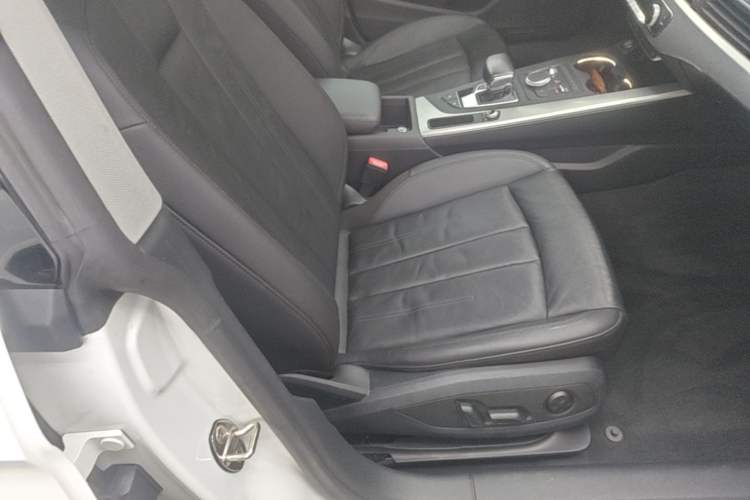 Used Audi A5 2019 Sportback 40 TFSI Fashion Model Right Front Seat