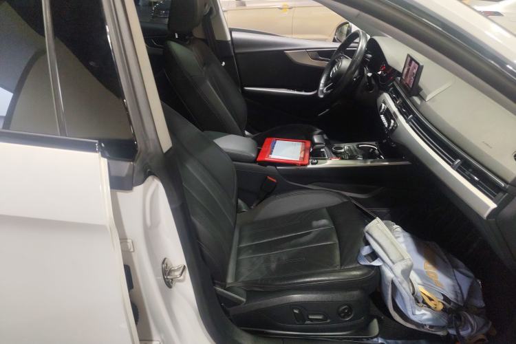 Used Audi A5 2019 Sportback 40 TFSI Fashion Model Right Front Seat