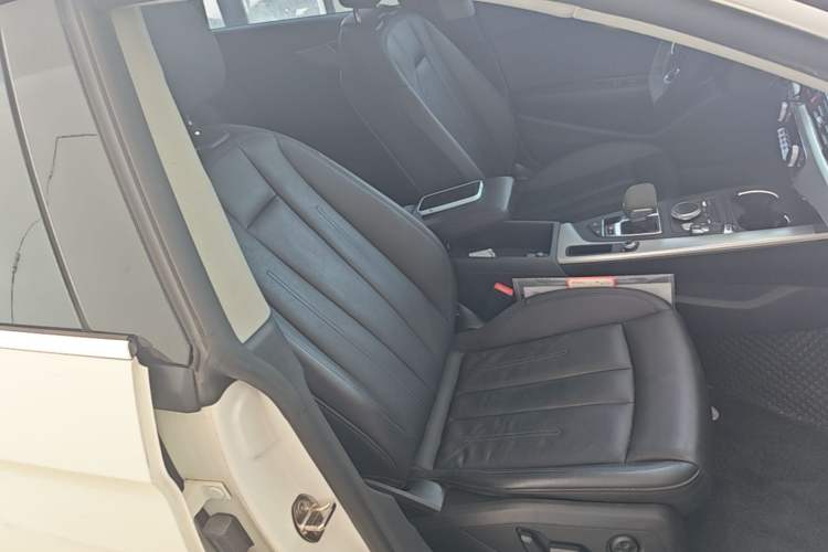 Used Audi A5 2019 Sportback 45 TFSI Fashion Model Right Front Seat
