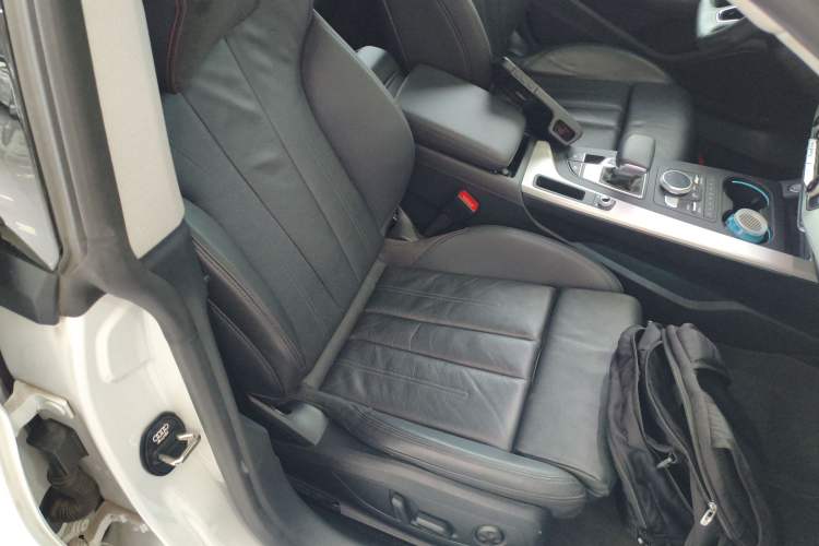 Used Audi A5 2019 Sportback 45 TFSI quattro Sport Model Right Front Seat