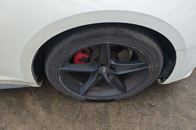 Used Audi A5 2019 Sportback 40 TFSI Fashion Model Right Front Wheel Hub