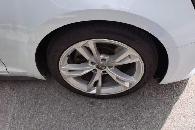 Used Audi A5 2019 Sportback 40 TFSI Fashion Model Right Front Wheel Hub