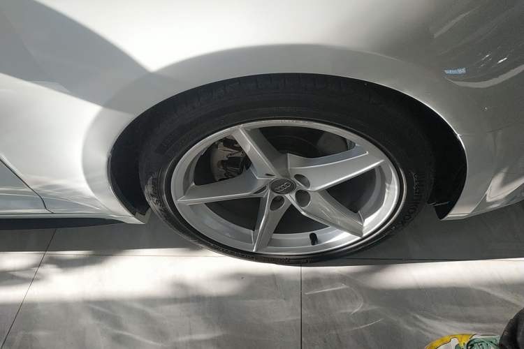 Used Audi A5 2019 Coupe 40 TFSI Fashion Edition China V Emission Standard Right Front Wheel Hub