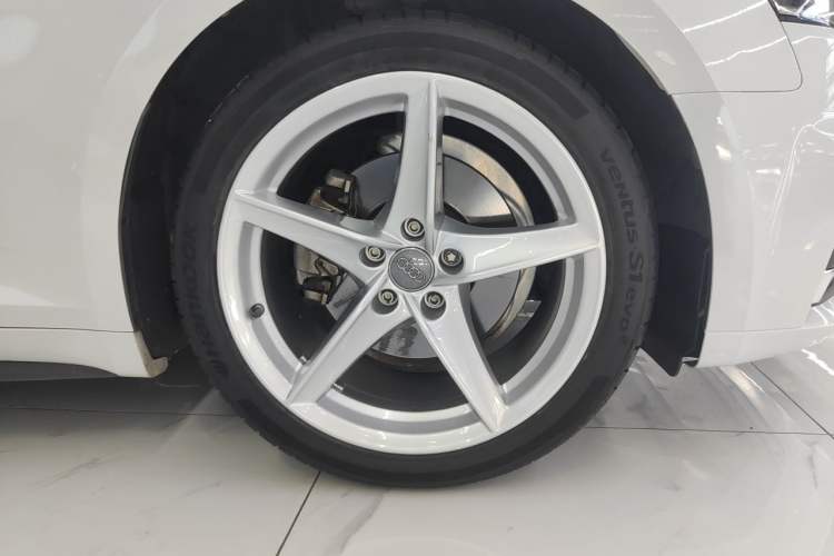 Used Audi A5 2019 Coupe 40 TFSI Fashion Edition China V Emission Standard Right Front Wheel Hub