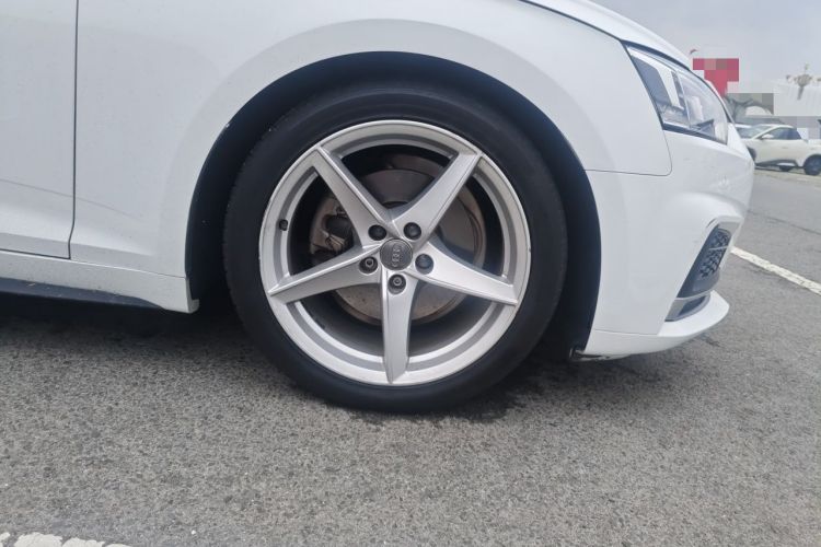 Used Audi A5 2019 Sportback 40 TFSI Fashion Model Right Front Wheel Hub