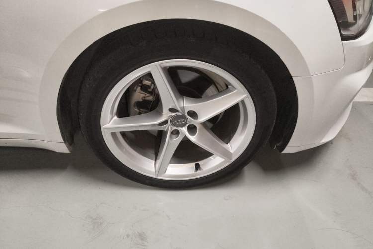 Used Audi A5 2019 Cabriolet 40 TFSI Fashion Edition China V Right Front Wheel Hub