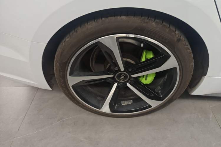 Used Audi A5 2019 Sportback 40 TFSI Fashion Model Right Rear Wheel Hub