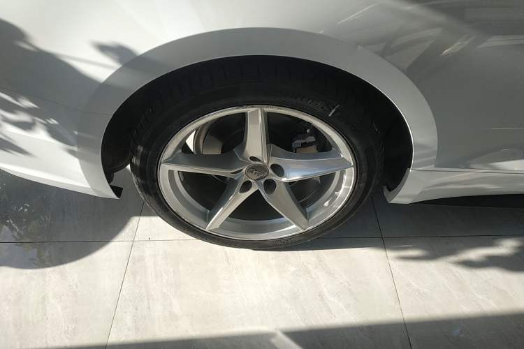 Used Audi A5 2019 Coupe 40 TFSI Fashion Edition China V Emission Standard Right Rear Wheel Hub