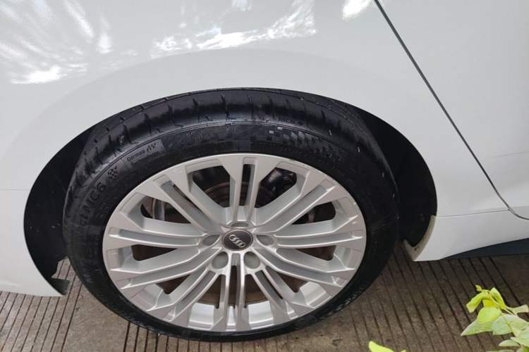 Used Audi A5 2019 Sportback 40 TFSI Fashion Model Right Rear Wheel Hub