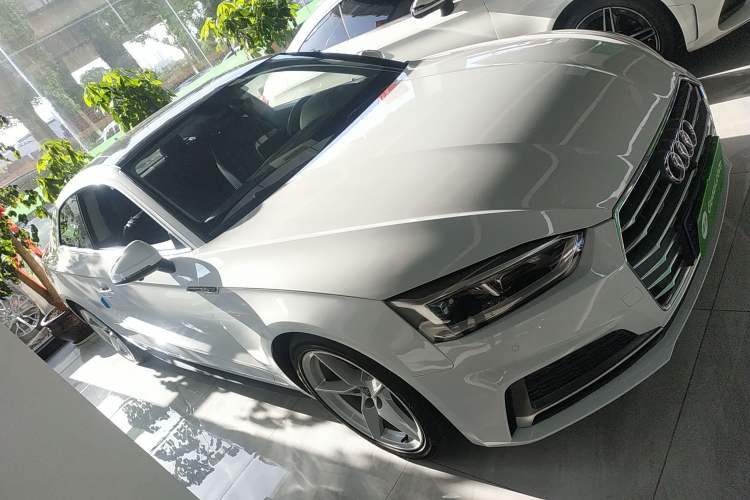 Used Audi A5 2019 Coupe 40 TFSI Fashion Edition China V Emission Standard Right Side