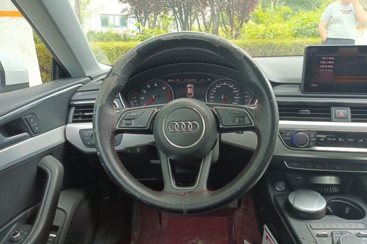 Used Audi A5 2019 Sportback 40 TFSI Fashion Model Steering Wheel