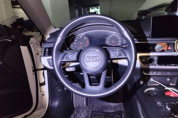 Used Audi A5 2019 Sportback 40 TFSI Fashion Model Steering Wheel