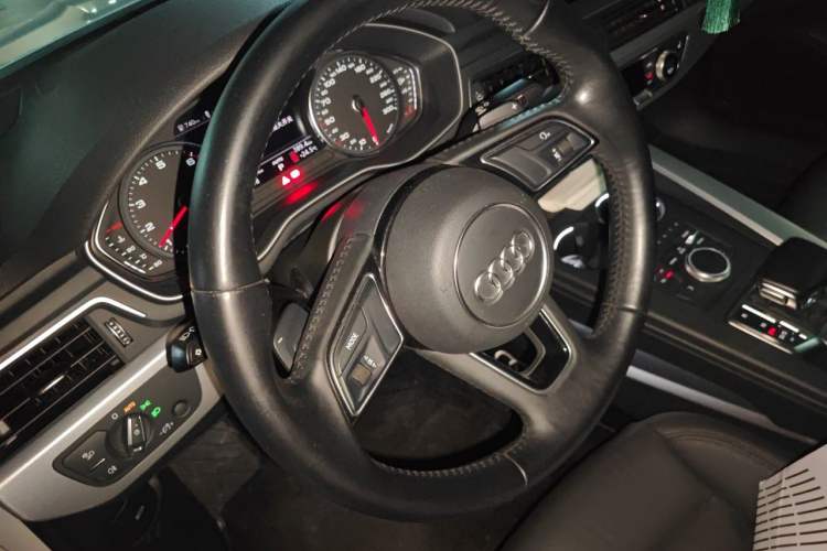 Used Audi A5 2019 Sportback 40 TFSI Fashion Model Steering Wheel