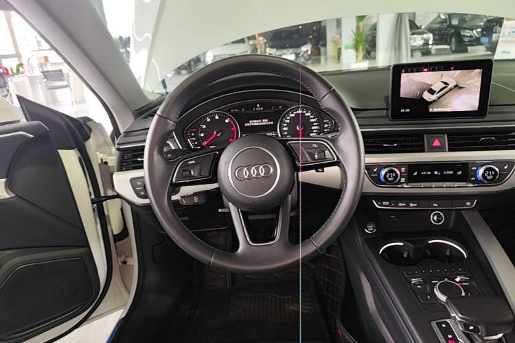 Used Audi A5 2019 Coupe 40 TFSI Fashion Edition China V Emission Standard Steering Wheel