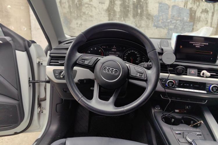 Used Audi A5 2019 Sportback 40 TFSI Fashion Model Steering Wheel