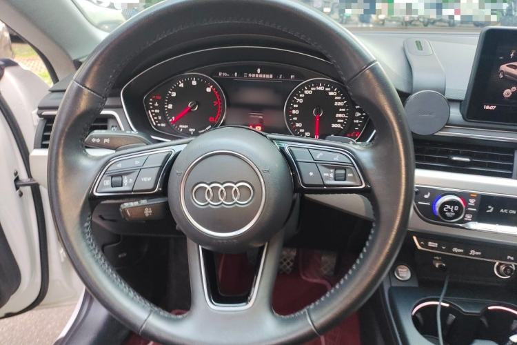 Used Audi A5 2019 Sportback 40 TFSI Fashion Model Steering Wheel