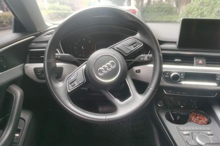 Used Audi A5 2019 Sportback 40 TFSI Fashion Model Steering Wheel