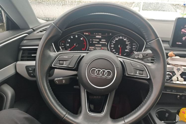 Used Audi A5 2019 Sportback 40 TFSI Fashion Model Steering Wheel