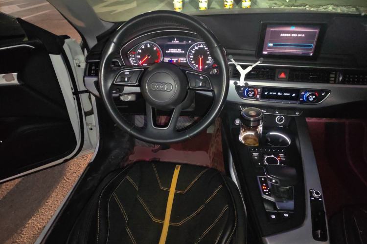 Used Audi A5 2019 Sportback 40 TFSI Fashion Model Steering Wheel