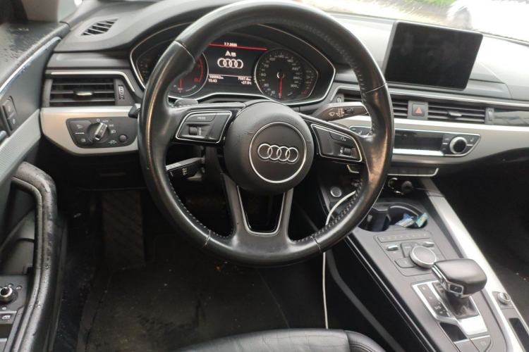 Used Audi A5 2019 Sportback 40 TFSI Fashion Model Steering Wheel