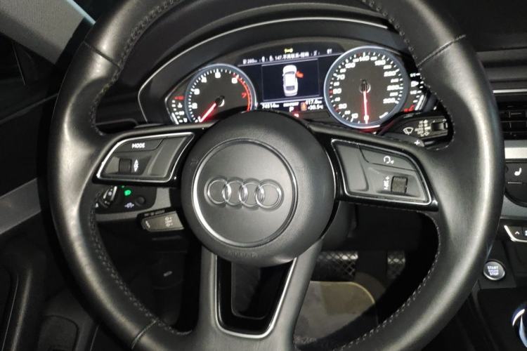 Used Audi A5 2019 Sportback 40 TFSI Fashion Model Steering Wheel