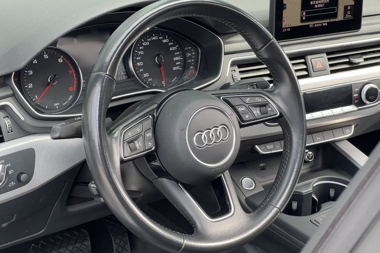 Used Audi A5 2019 Sportback 40 TFSI Fashion Model Steering Wheel