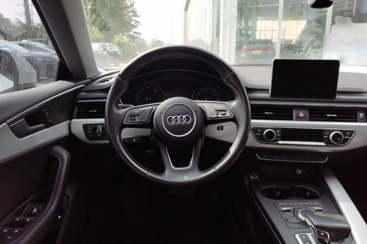 Used Audi A5 2019 Sportback 40 TFSI Fashion Model Steering Wheel