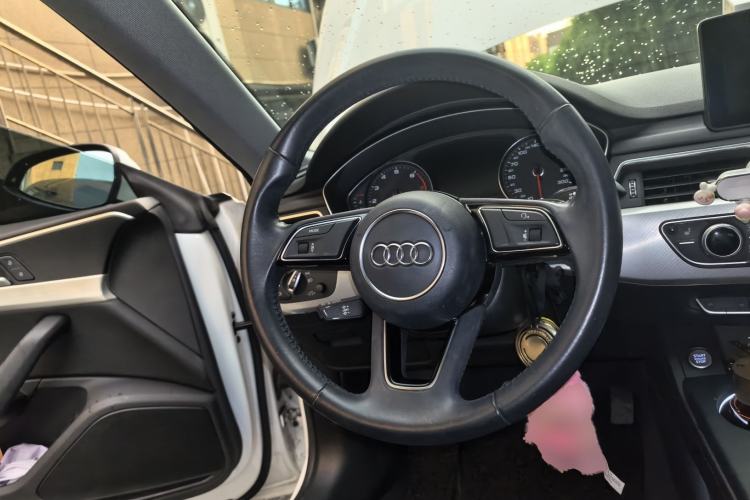Used Audi A5 2019 Sportback 40 TFSI Fashion Model Steering Wheel