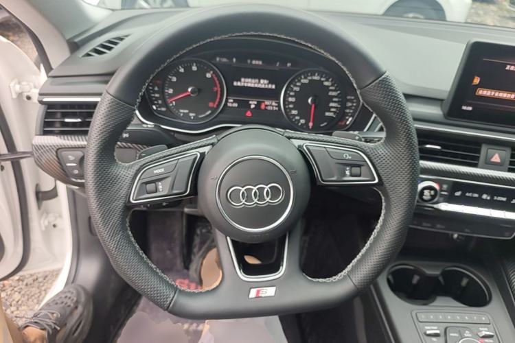 Used Audi A5 2019 Sportback 40 TFSI Fashion Model Steering Wheel