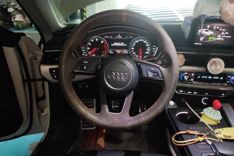 Used Audi A5 2019 Sportback 40 TFSI Fashion Model Steering Wheel