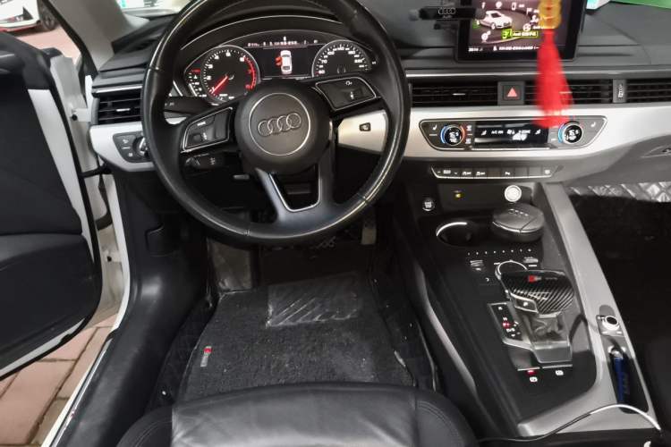 Used Audi A5 2019 Sportback 40 TFSI Fashion Model Steering Wheel