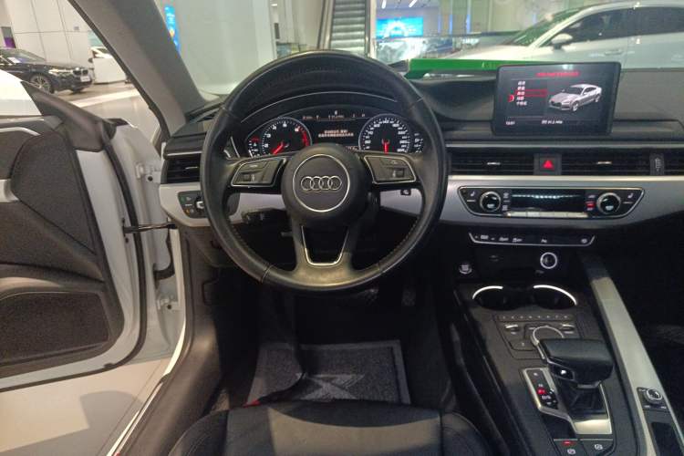 Used Audi A5 2019 Sportback 40 TFSI Fashion Model Steering Wheel