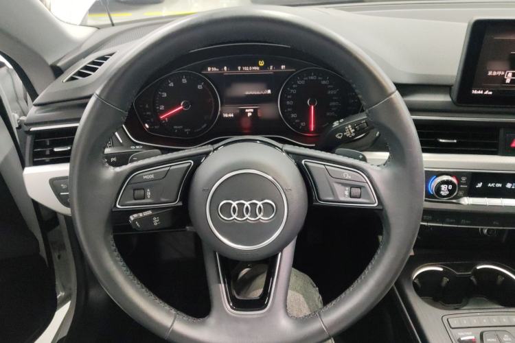 Used Audi A5 2019 Sportback 40 TFSI Fashion Model Steering Wheel
