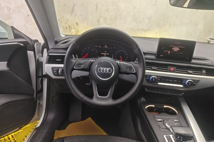 Used Audi A5 2019 Sportback 40 TFSI Fashion Model Steering Wheel