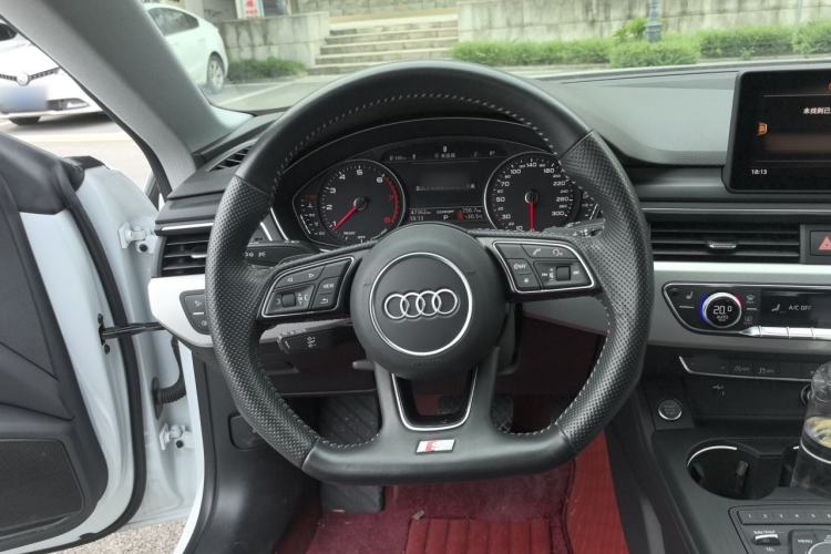 Used Audi A5 2019 Sportback 40 TFSI Fashion Model Steering Wheel