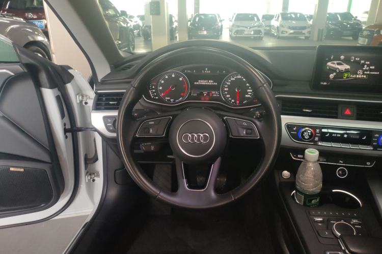 Used Audi A5 2019 Coupe 40 TFSI Fashion Edition China V Emission Standard Steering Wheel