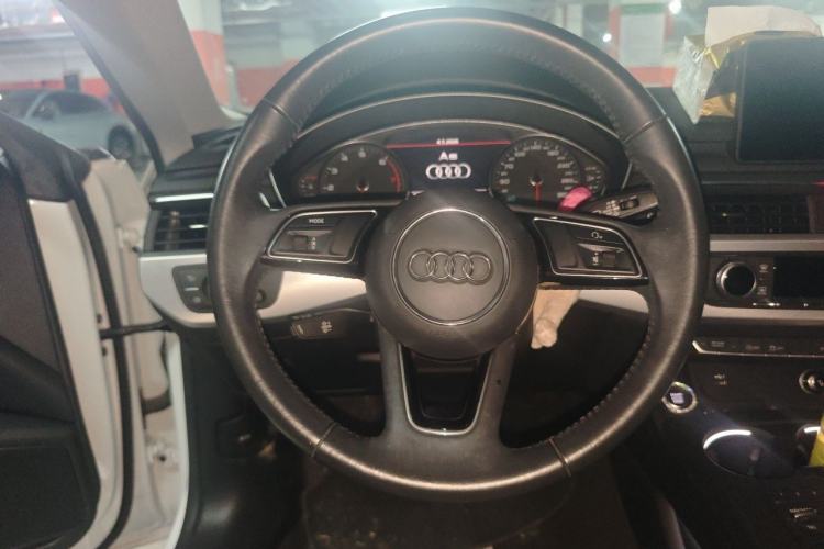 Used Audi A5 2019 Sportback 40 TFSI Fashion Model Steering Wheel