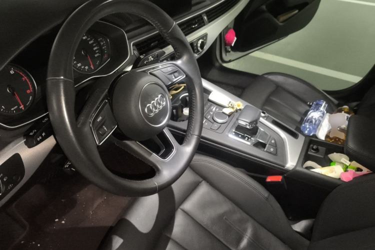 Used Audi A5 2019 Sportback 40 TFSI Fashion Model Steering Wheel
