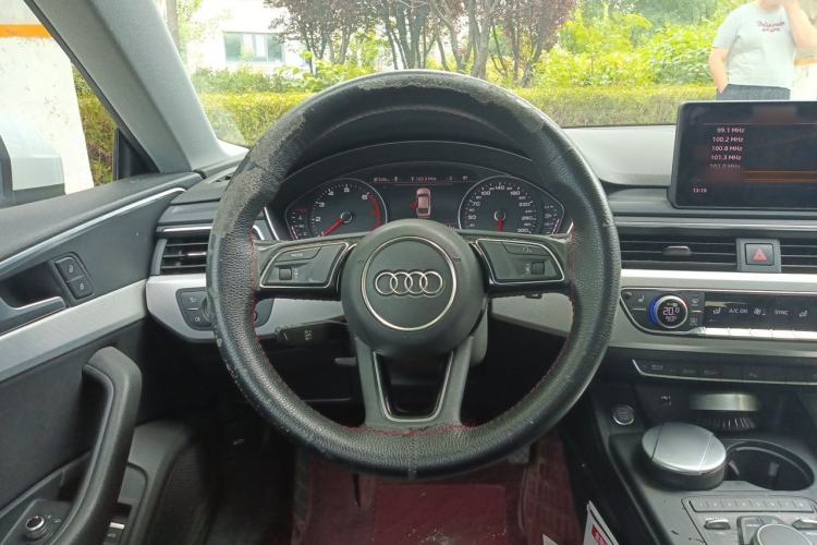 Used Audi A5 2019 Sportback 40 TFSI Fashion Model Steering Wheel